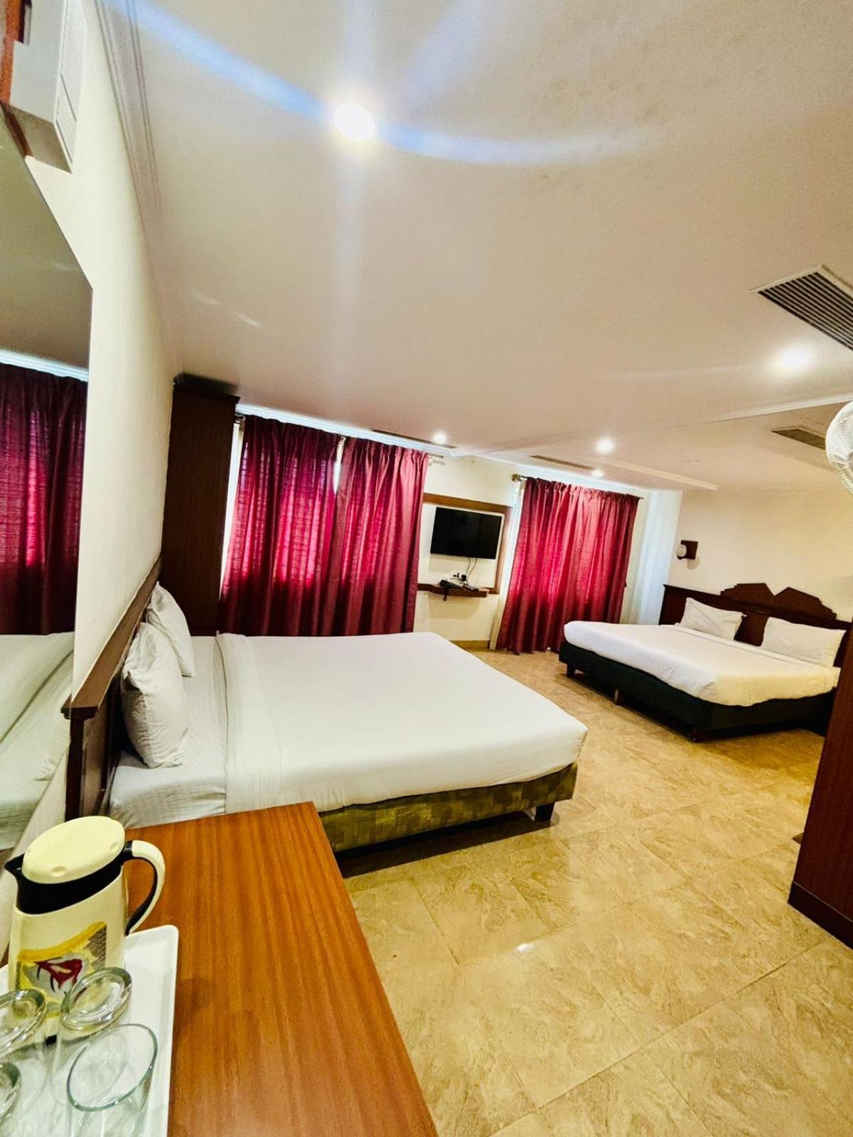 Hotel Sandalwood Inn بنغالور المظهر الخارجي الصورة